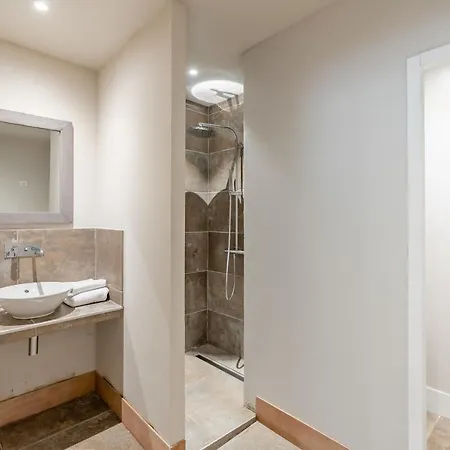 Loft D'architecte Au Coeur D'un Domaine Viticole *